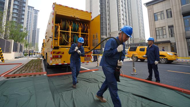 队记：浓眉今日因上呼吸道疾病缺席训练 明日能否出战快船待定